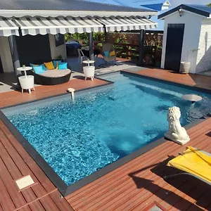 malaka-f1-tout-confort-le-moule-avec-piscine.comcaribbean.com/
